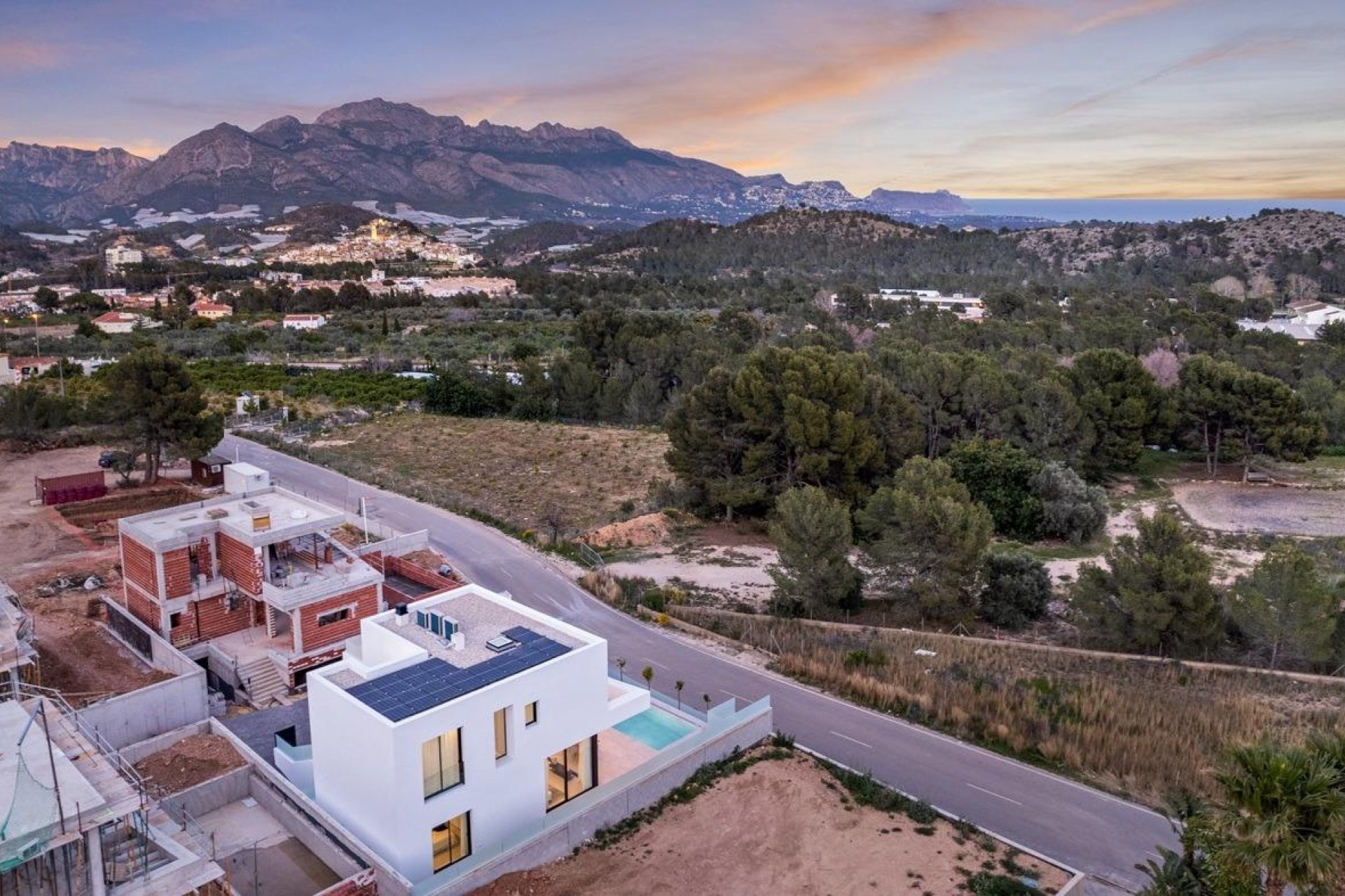 Obra nueva - Villa -
Polop - Urbanizaciones