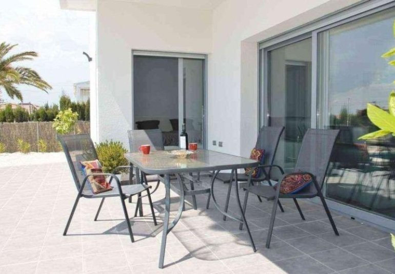 Obra nueva - Villa -
Rafal - polideportivo