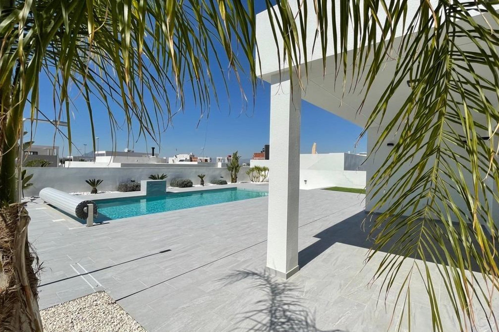 Obra nueva - Villa -
Rafal - polideportivo