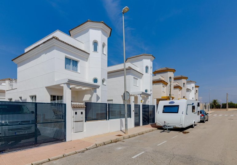 Obra nueva - Villa -
San Fulgencio - El Oasis