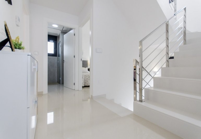 Obra nueva - Villa -
San Miguel - Cerro del Sol