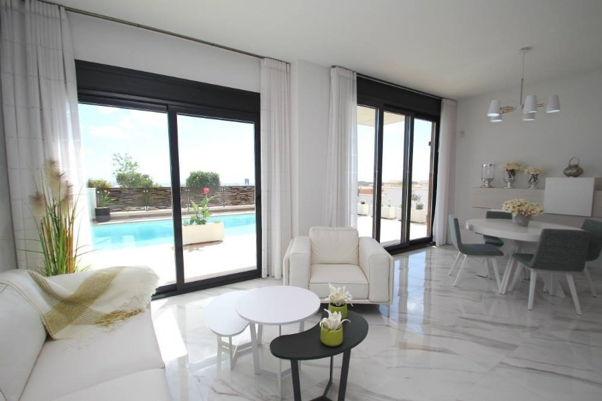 Obra nueva - Villa -
San Miguel - Cerro del Sol
