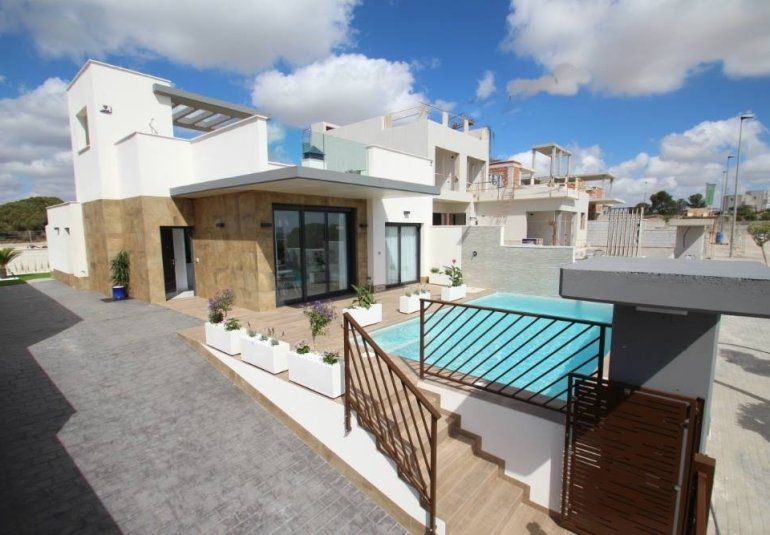 Obra nueva - Villa -
San Miguel - Cerro del Sol