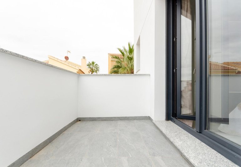 Obra nueva - Villa -
Torrevieja - Torretas