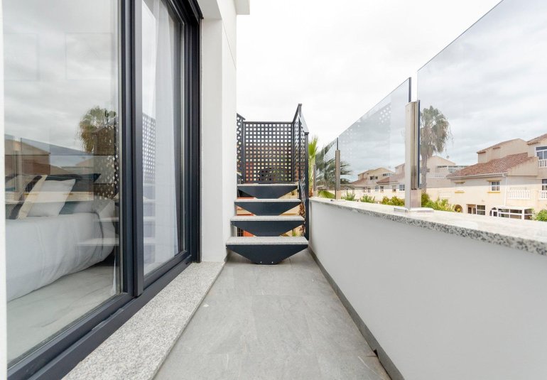 Obra nueva - Villa -
Torrevieja - Torretas