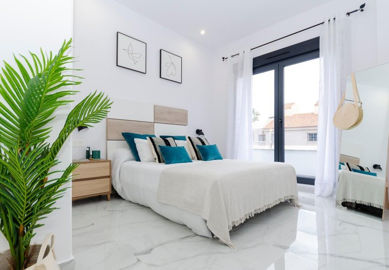 Obra nueva - Villa -
Torrevieja - Torretas