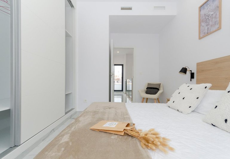 Obra nueva - Villa -
Torrevieja - Torretas