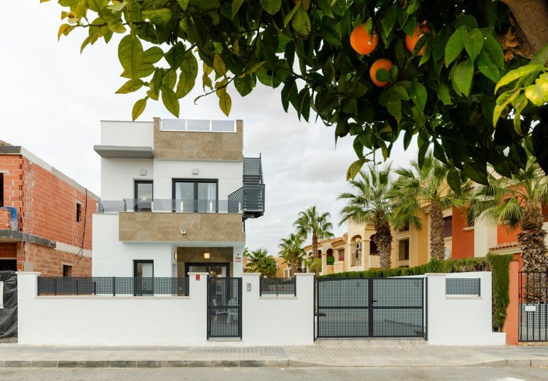 Obra nueva - Villa -
Torrevieja - Torretas