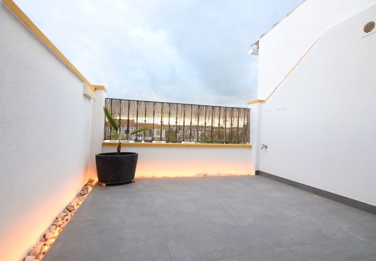 Resale - Adosado -
Orihuela Costa - La Florida