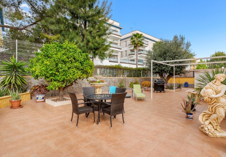 Resale - Adosado -
Orihuela Costa - Villamartín