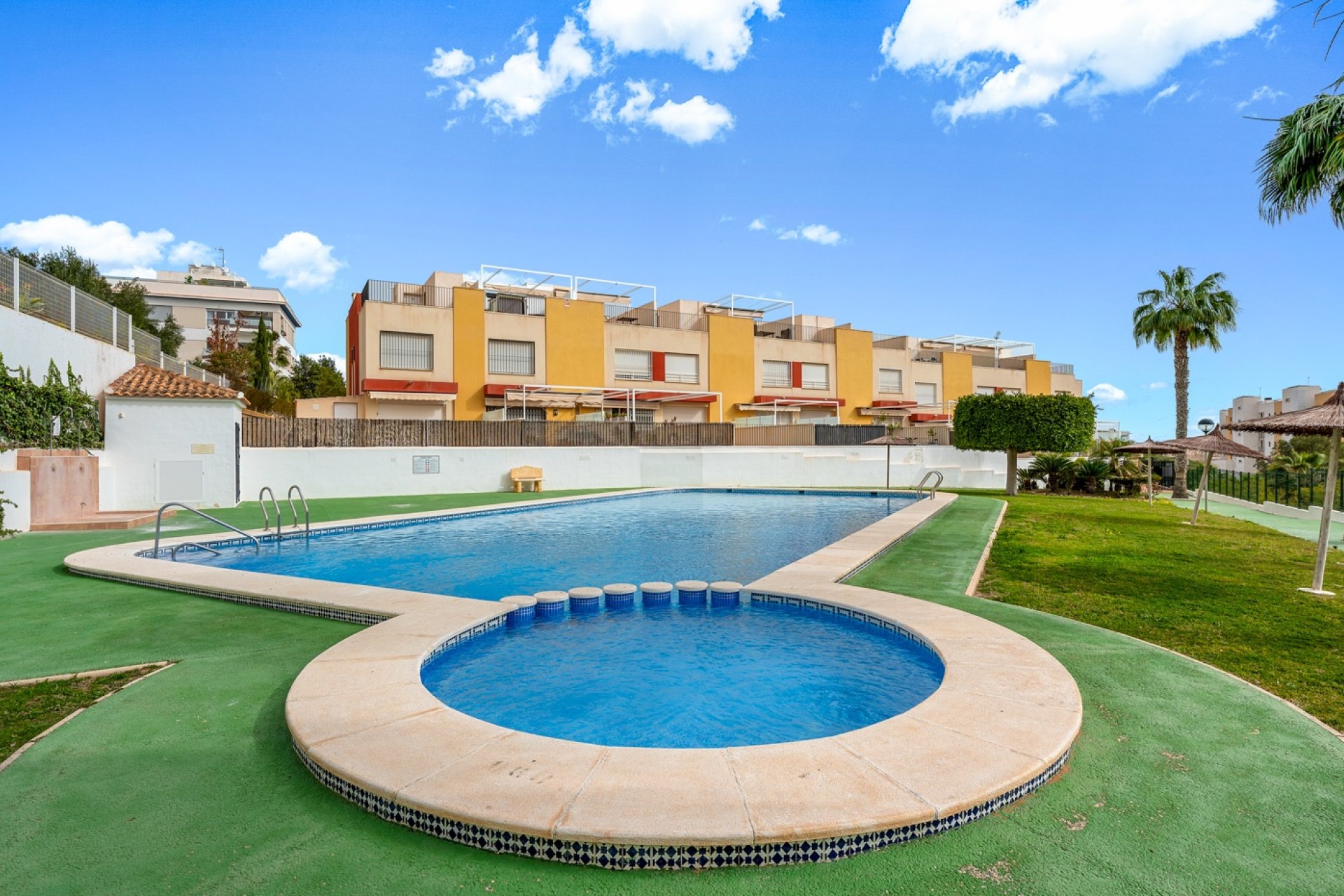 Resale - Adosado -
Orihuela Costa - Villamartín