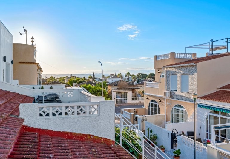 Resale - Adosado -
Torrevieja - El chaparral