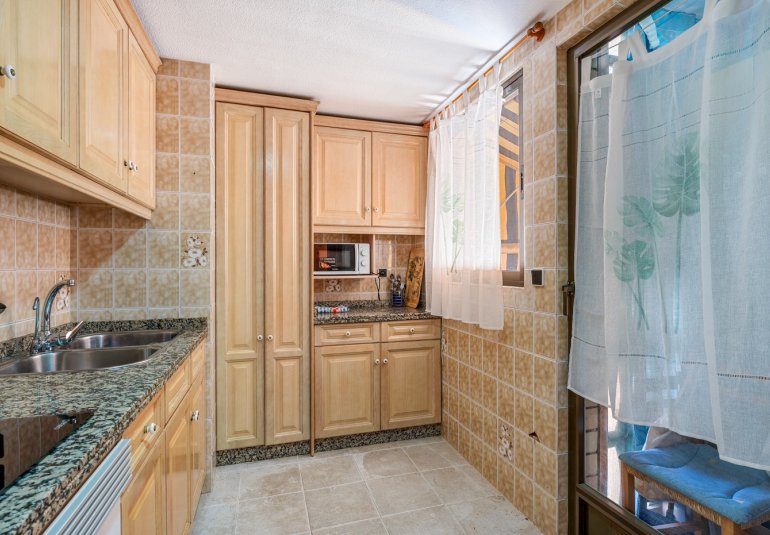 Resale - Apartment -
Arenales del Sol - Segunda linea playa