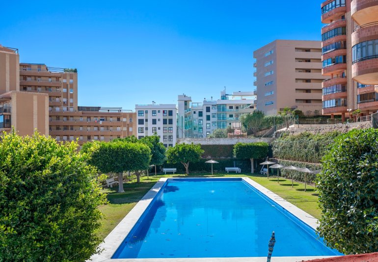 Resale - Apartment -
Arenales del Sol - Segunda linea playa