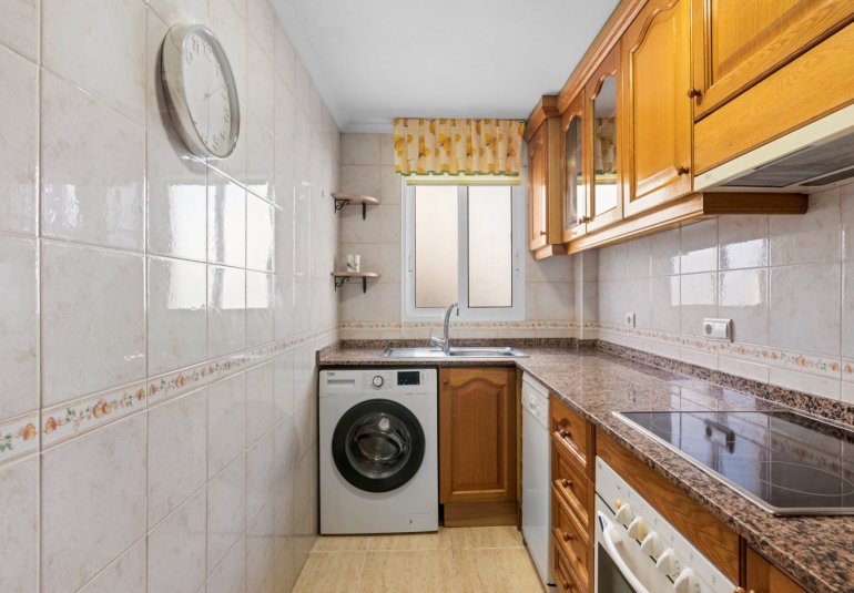 Resale - Apartment -
Guardamar del Segura - Pueblo