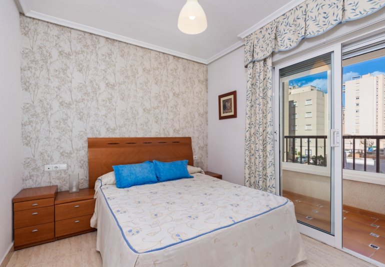 Resale - Apartment -
Guardamar del Segura - Pueblo