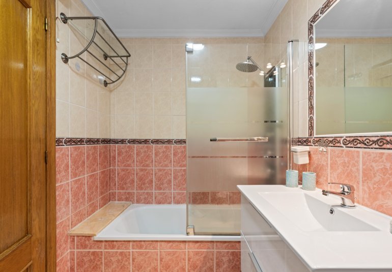 Resale - Apartment -
Guardamar del Segura - Pueblo
