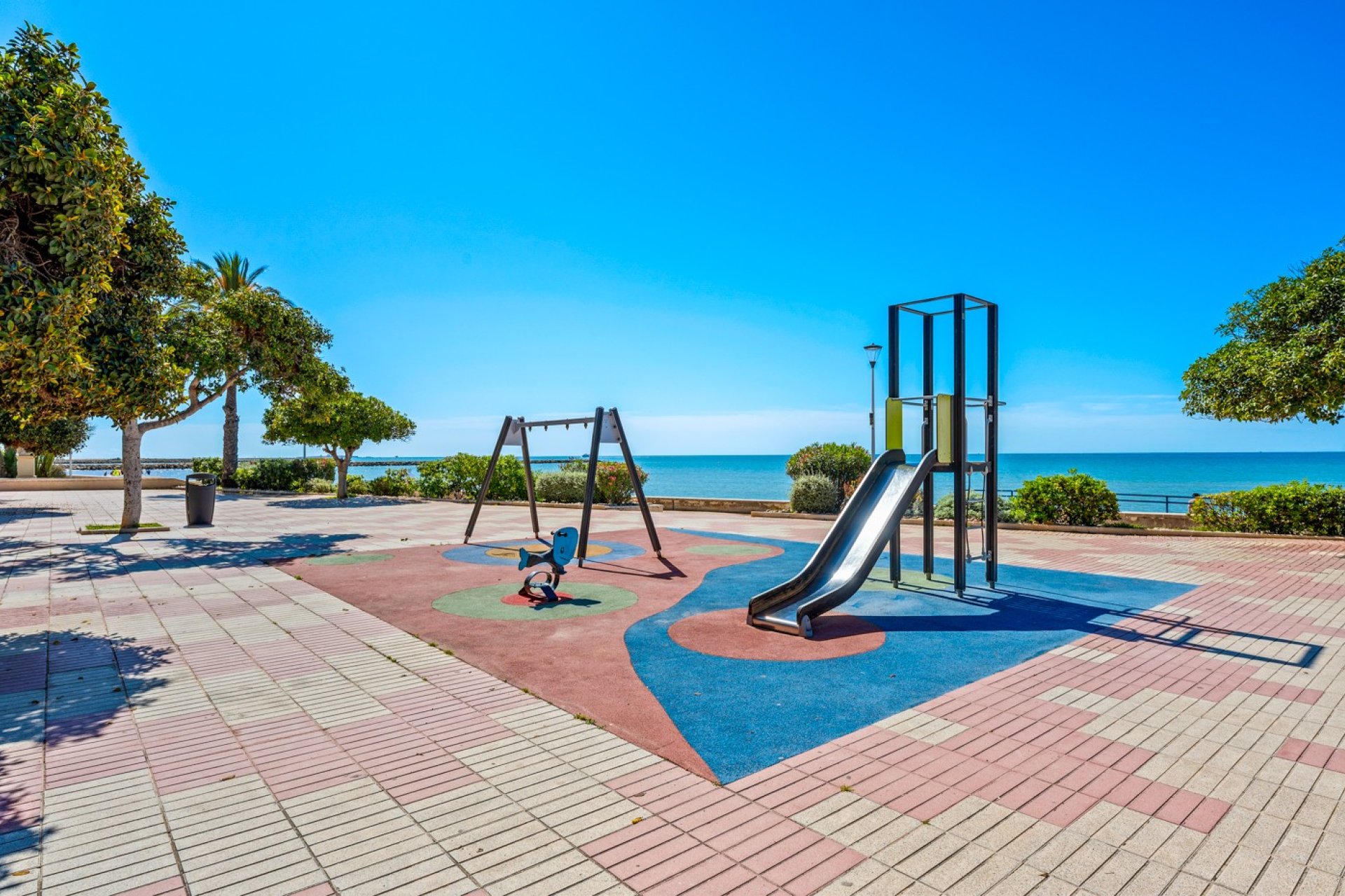 Resale - Apartment -
Santa Pola