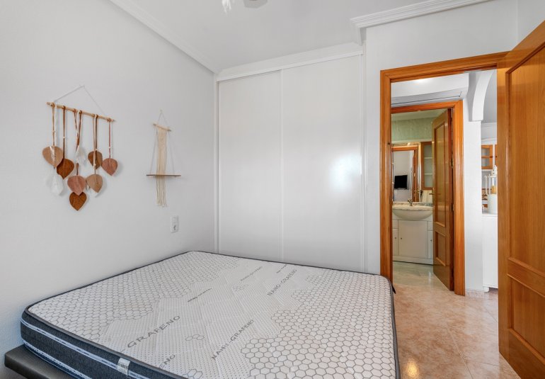 Resale - Apartment -
Santa Pola