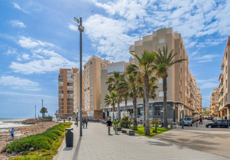 Resale - Apartment -
Torrevieja - Playa de El Cura