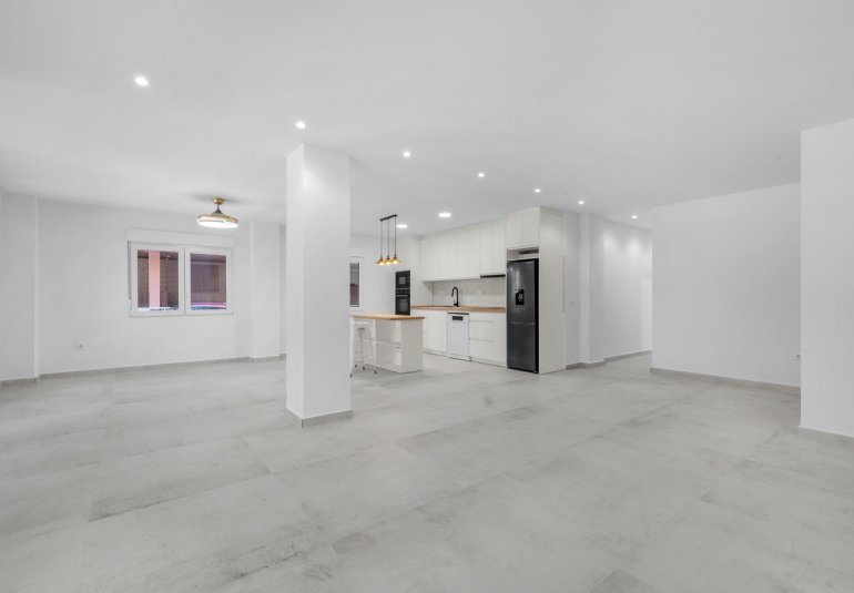 Resale - Apartment -
Torrevieja - Playa del Acequión