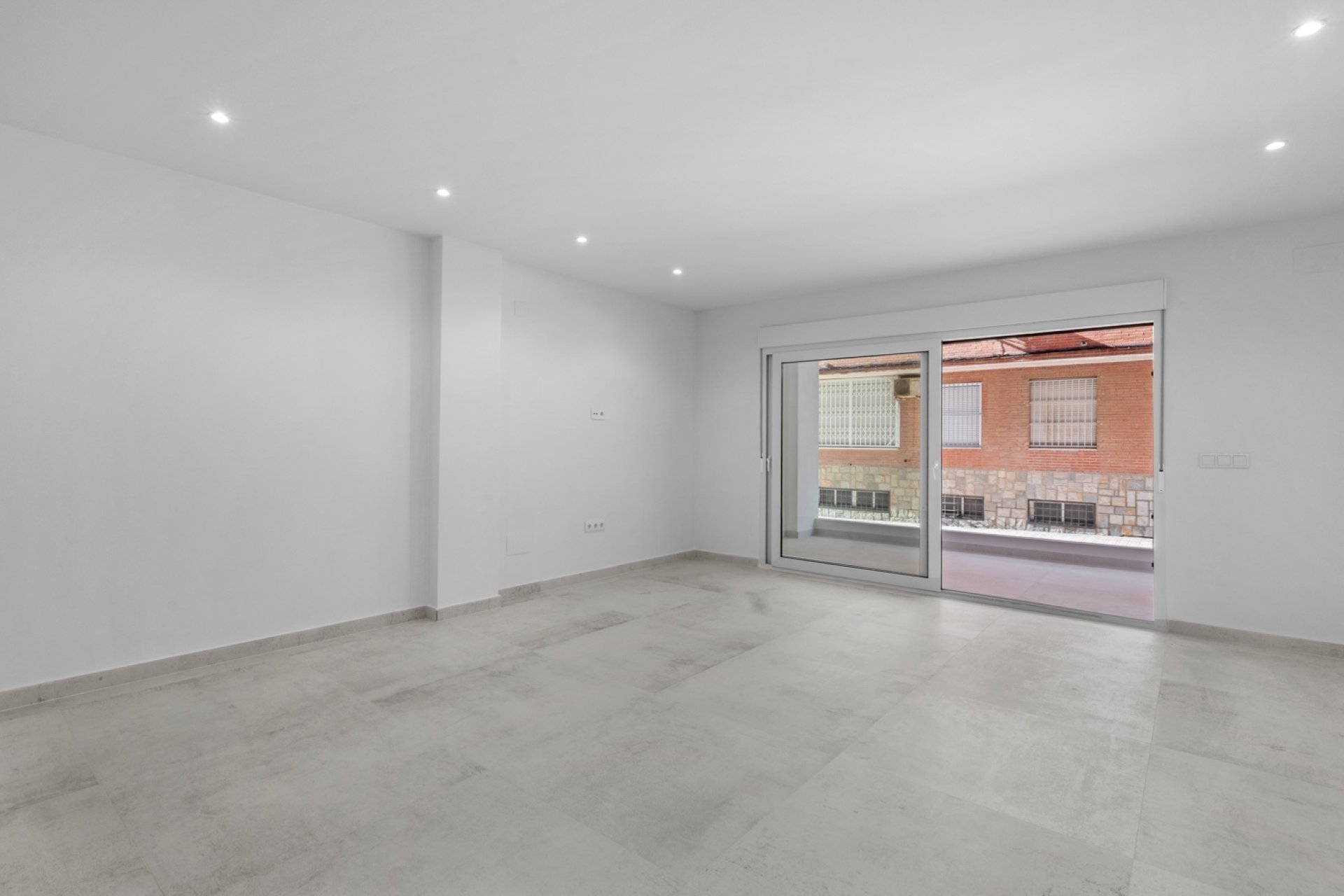 Resale - Apartment -
Torrevieja - Playa del Acequión