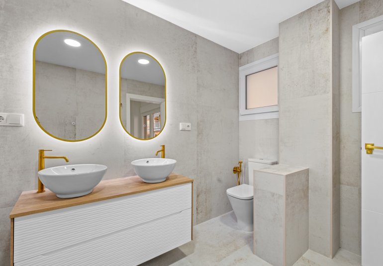 Resale - Apartment -
Torrevieja - Playa del Acequión