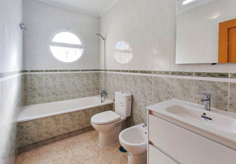 Resale - Bungalow -
Orihuela Costa - Los Altos