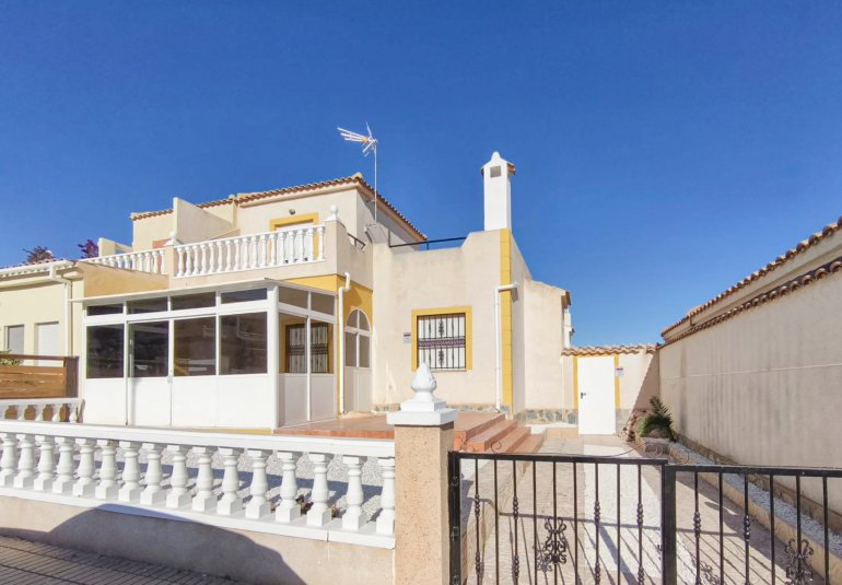 Resale - Bungalow -
Orihuela Costa - Los Altos