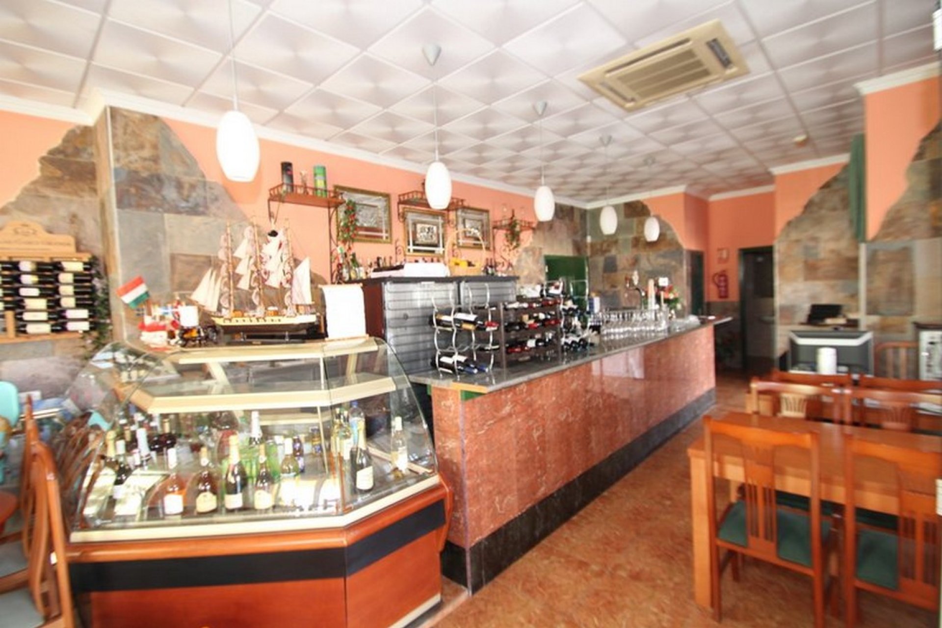 Resale - Commercial -
Playa Flamenca
