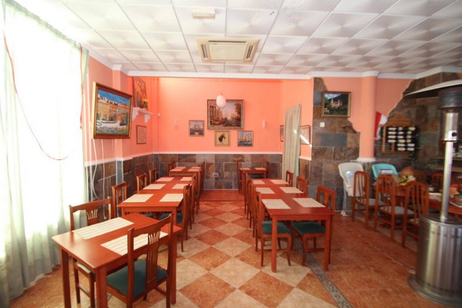 Resale - Commercial -
Playa Flamenca