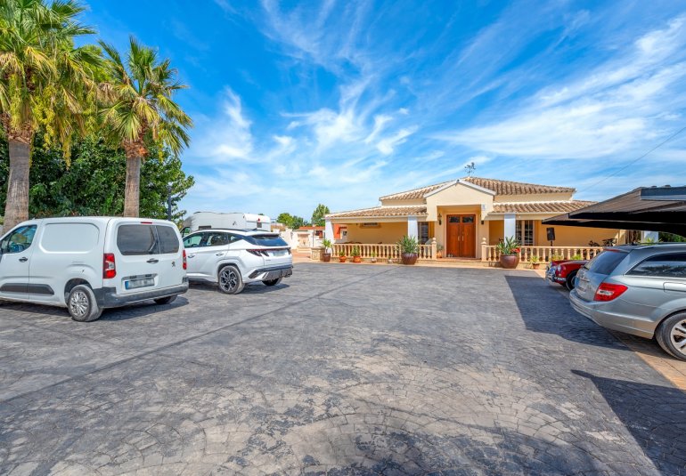 Resale - Country estate -
Almoradí - Las Heredades