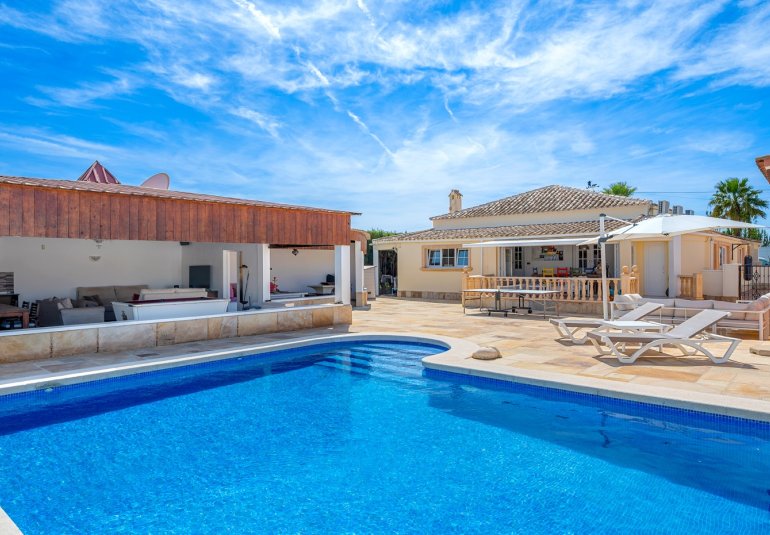 Resale - Country estate -
Almoradí - Las Heredades