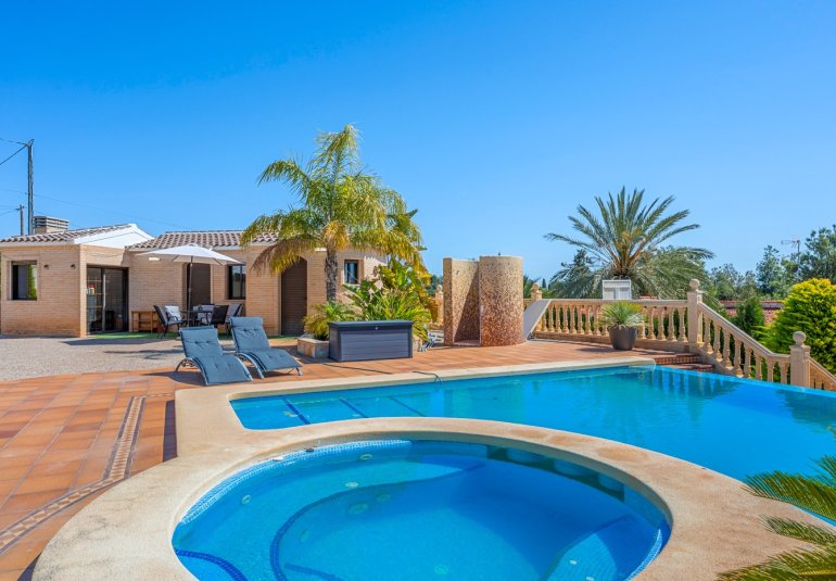 Resale - Country estate -
Crevillente