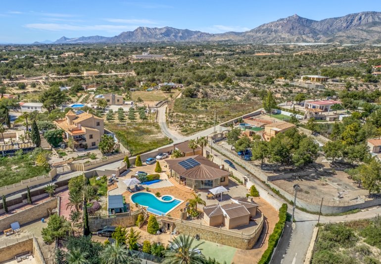 Resale - Country estate -
Crevillente