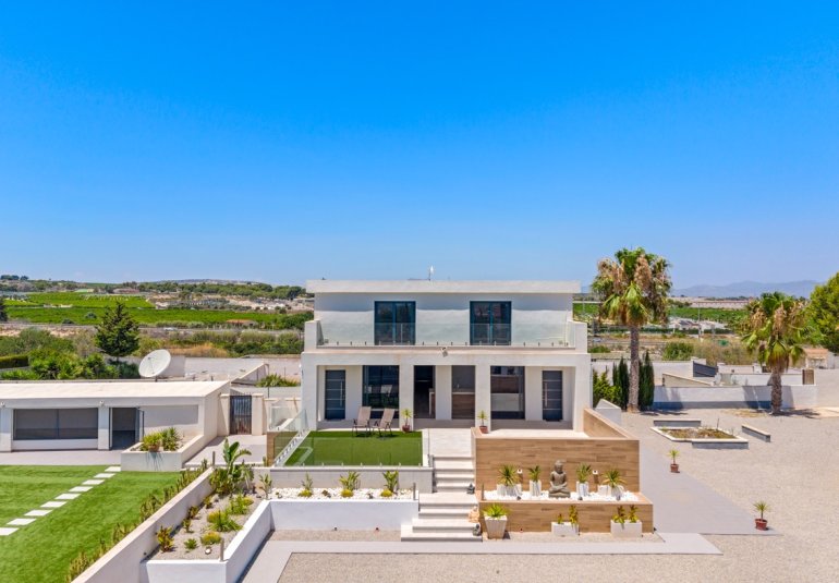 Resale - Country estate -
Los Montesinos - La herrada