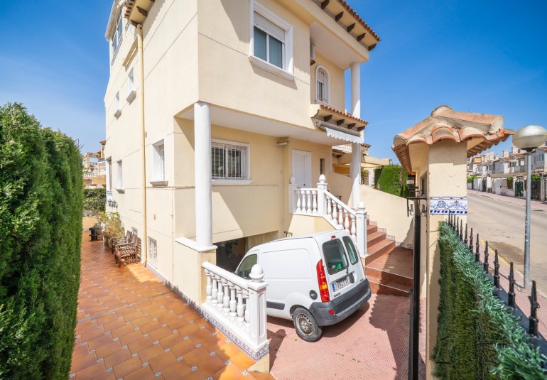 Resale - Townhouse -
Guardamar del Segura - El moncayo