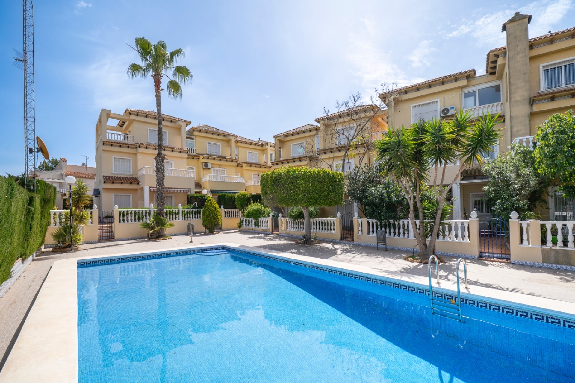 Resale - Townhouse -
Guardamar del Segura - El moncayo