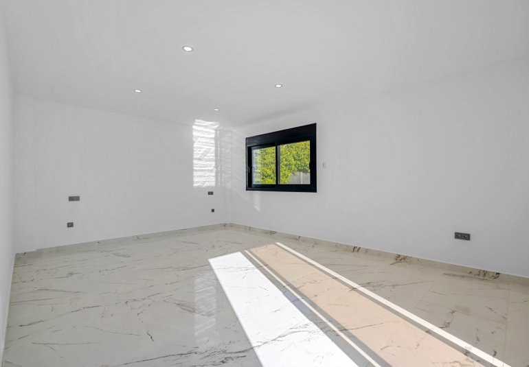 Resale - Villa -
Campoamor