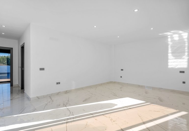 Resale - Villa -
Campoamor