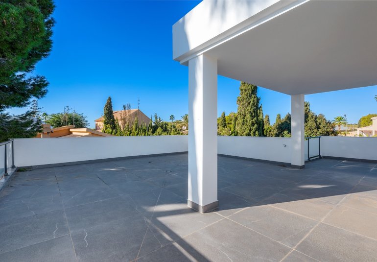Resale - Villa -
Campoamor