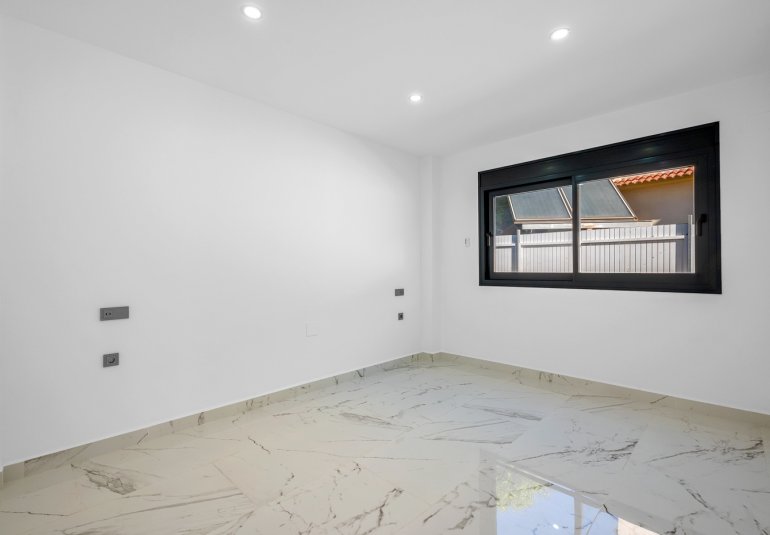 Resale - Villa -
Campoamor