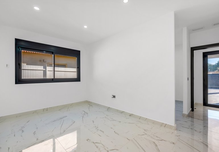 Resale - Villa -
Campoamor