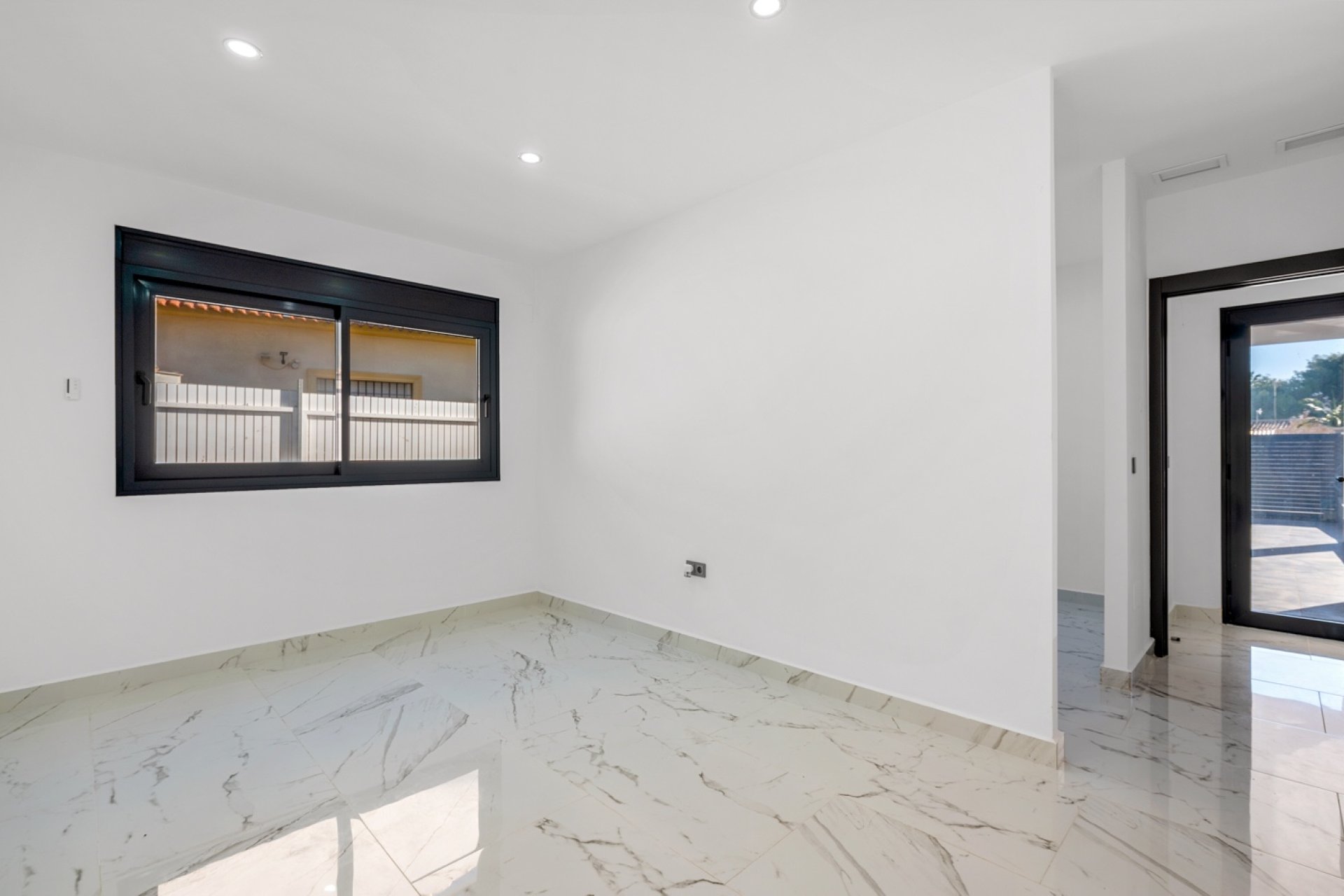 Resale - Villa -
Campoamor