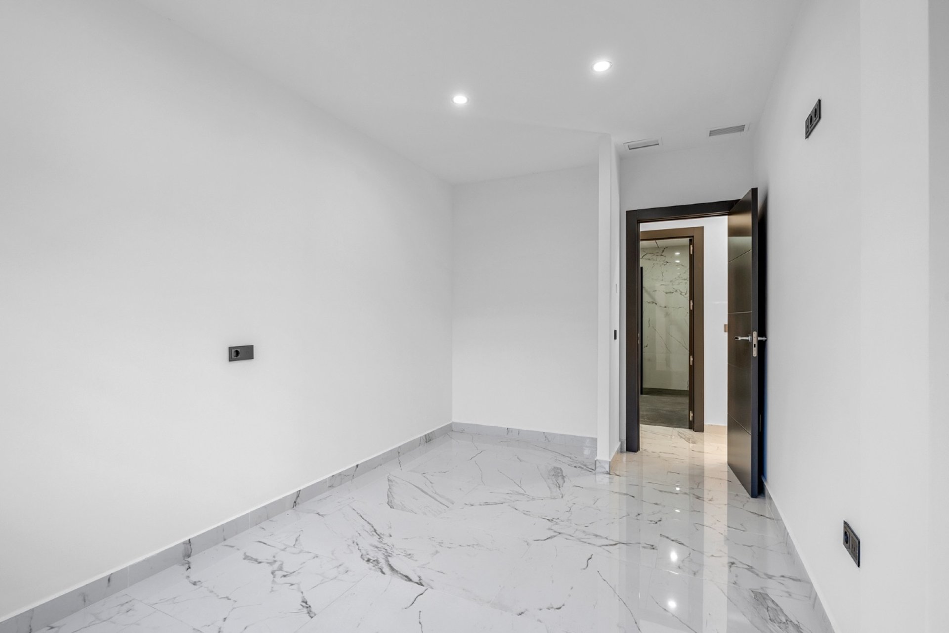 Resale - Villa -
Campoamor