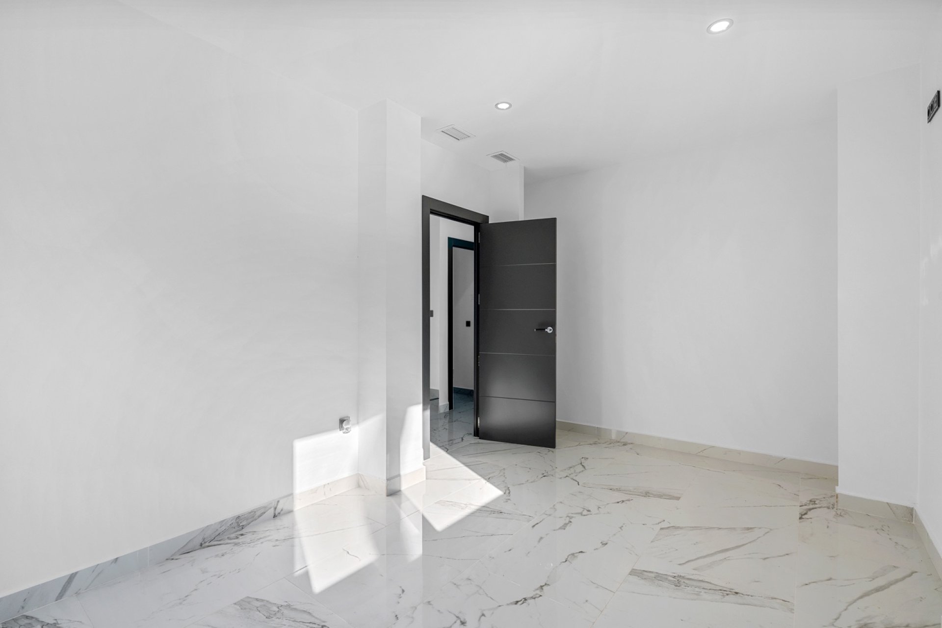 Resale - Villa -
Campoamor