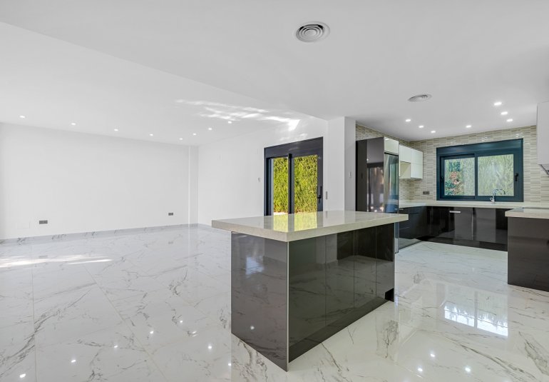 Resale - Villa -
Campoamor