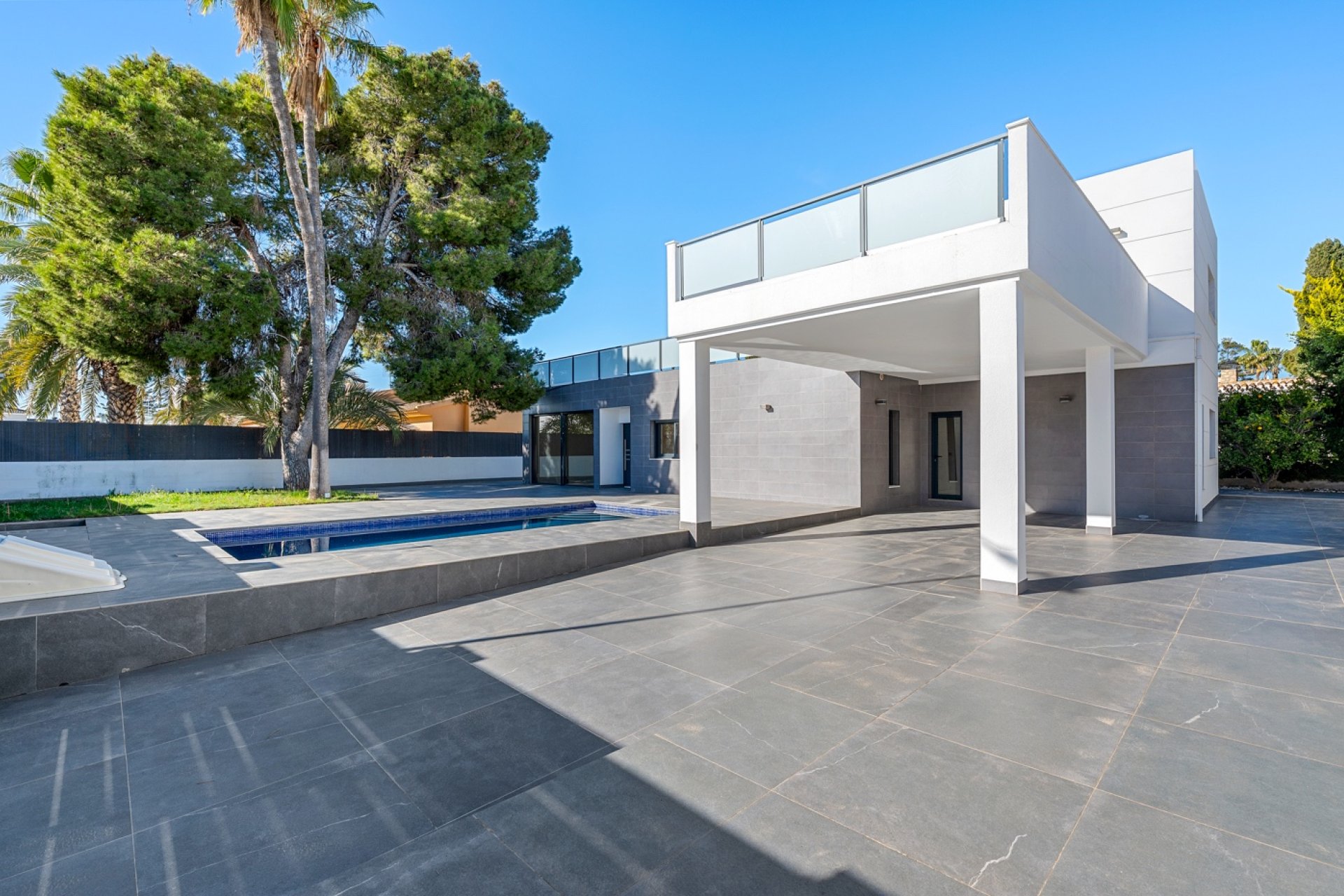 Resale - Villa -
Campoamor