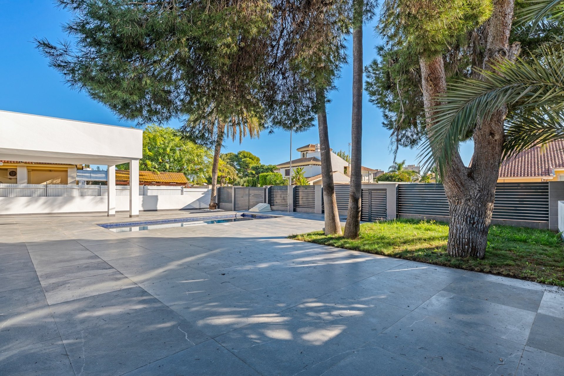 Resale - Villa -
Campoamor