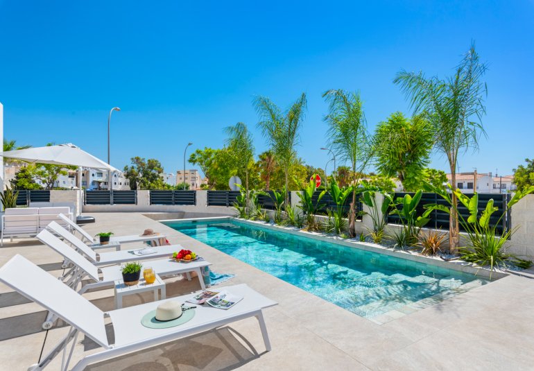 Resale - Villa -
El Campello - El Amerador